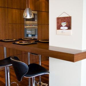 stolik-miedzy-kuchnia-salon